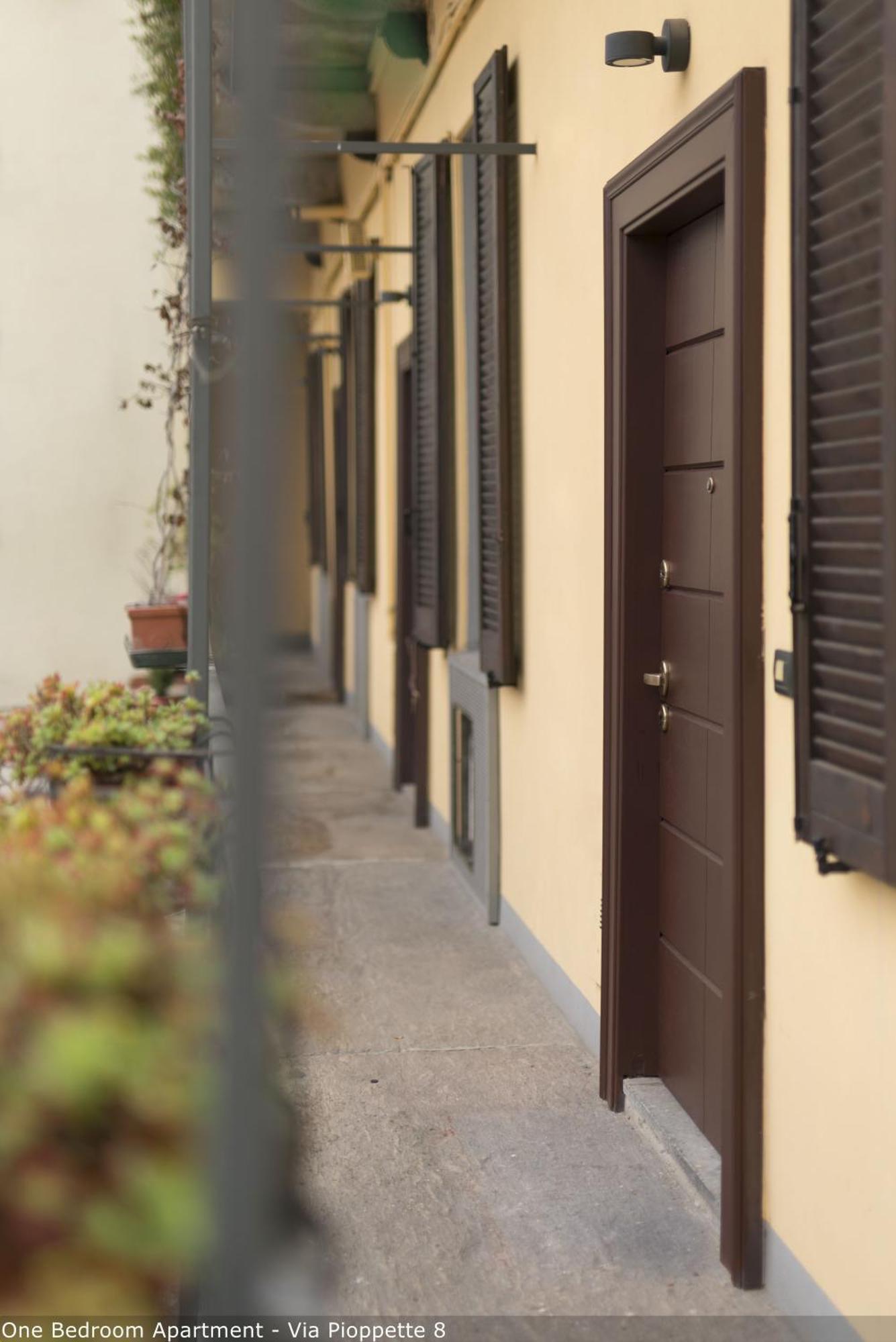 Brera Apartments In Porta Ticinese Milan Luaran gambar